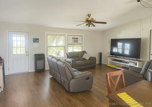Photo 4 of Sale Pending at 20211 Cedar Rd, Henryetta, OK 74437 | MLS# 2547895 | Listing updated on 2026-08-20