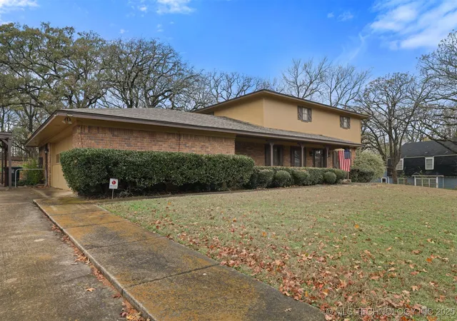 2nd image of 921 Crooked Oak Dr, Durant, OK 74701 | MLS# 2547946