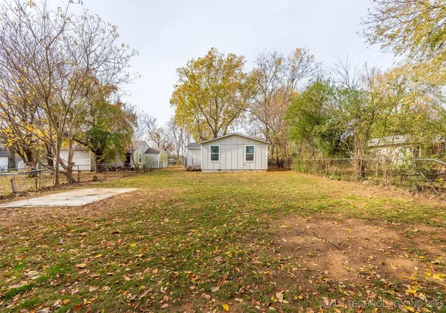 16th image of 717 N Bristow Ave, Coweta, OK 74429 | MLS# 2547743