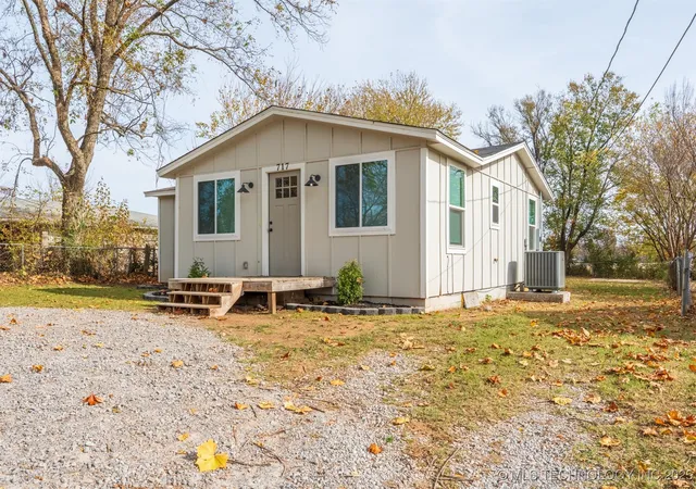 2nd image of 717 N Bristow Ave, Coweta, OK 74429 | MLS# 2547743