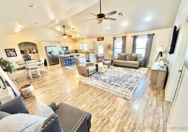 Homes for sale in Quinton, OK | 3693 State Hwy 71 Hwy, Quinton, OK 74561 | MLS# 2547979