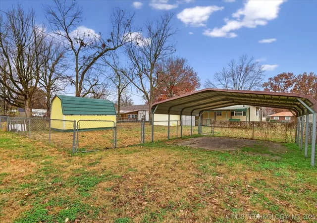 23rd image of 715 S Hickory St, Nowata, OK 74048 | MLS# 2547596