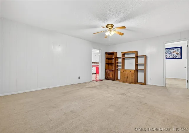 4th image of 715 S Hickory St, Nowata, OK 74048 | MLS# 2547596