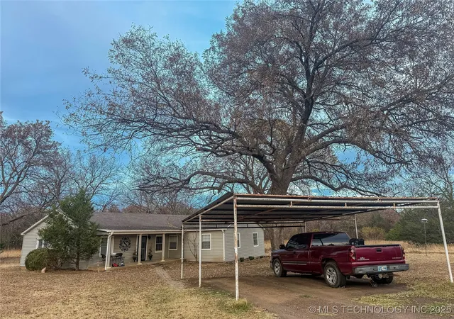 Homes for sale in Duncan, OK | 300490 E 1800 Rd, Duncan, OK 73533 | MLS# 2548004