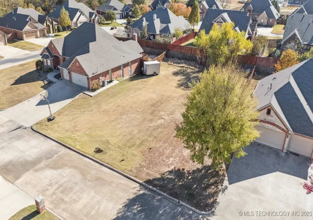 Homes for sale in Ada, OK | 921 Cypress Dr, Ada, OK 74820 | MLS# 2548000