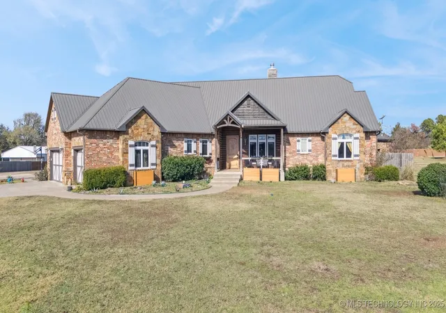 Homes for sale in Cushing, OK | 904 W 9th St, Cushing, OK 74074 | MLS# 2548505