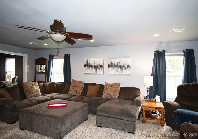 Photo 3 of Single family home for sale at 304 S Blackstone St, Vian, OK 74962 | MLS# 2548664 | Listing updated on 2026-08-20