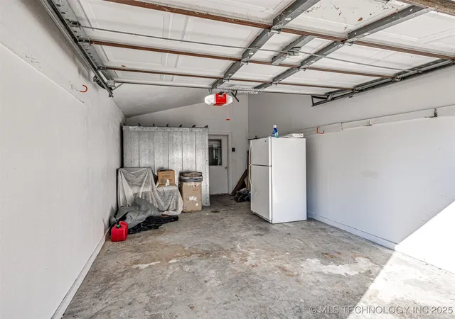 image of 291 N Spinnaker Run, Stigler, OK 74462