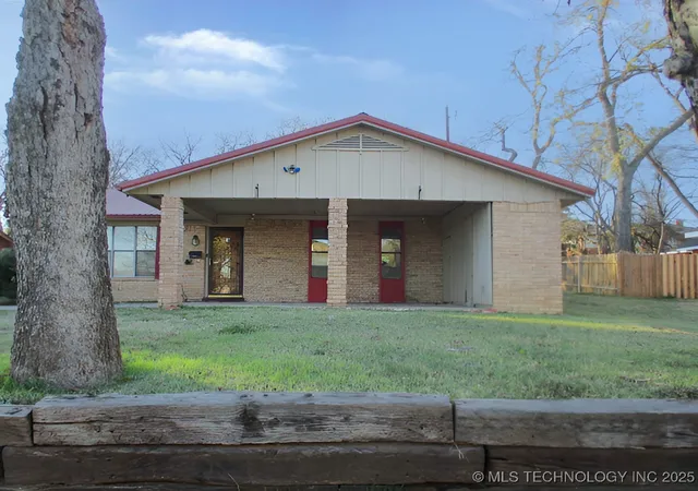 1st image of 319 B Sw, Ardmore, OK 73401 | MLS# 2549024