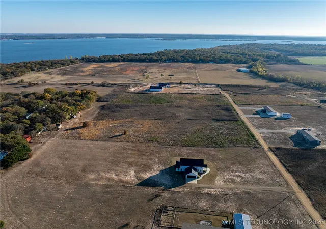 3rd image of 004 Lago Vista Ln, Kingston, OK 73439 | MLS# 2549133