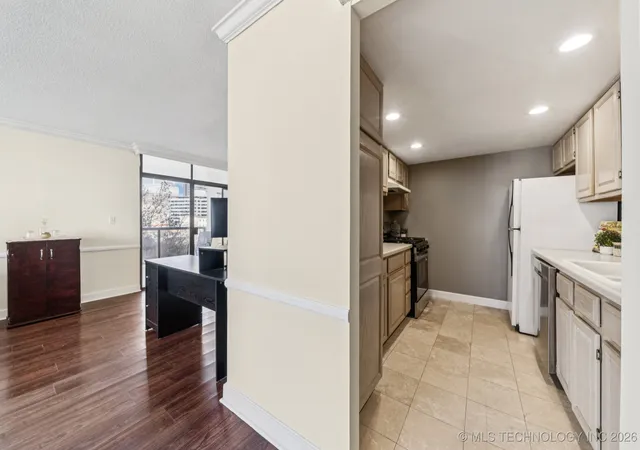Photo 4 of Condo for sale at 410 W 7th Street #523, Tulsa, OK 74119 | MLS# 2549075 | Listing updated on 2026-06-12