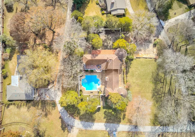 4th image of 2400 Terrace Dr, Bartlesville, OK 74006 | MLS# 2547455