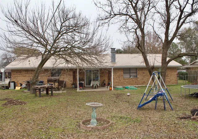 Homes for sale in Coalgate, OK | 107 S Day, Coalgate, OK 74538 | MLS# 2549353