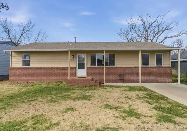 Homes for sale in Bartlesville, OK | 313 N Cummings Ave, Bartlesville, OK 74006 | MLS# 2549110