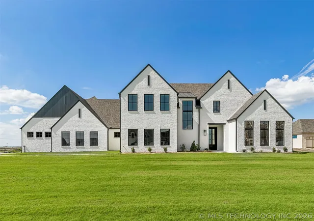 Photo 1 of Single family home for sale at 101 E 165th Street S, Glenpool, OK 74033 | MLS# 2549530 | Listing updated on 2026-08-20