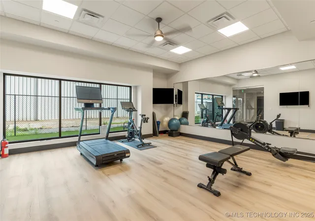 2nd image of 405 N Main St, Tulsa, OK 74103