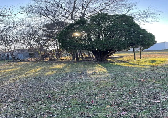 2nd image of 1419 W University Blvd, Durant, OK 74701 | MLS# 2550010