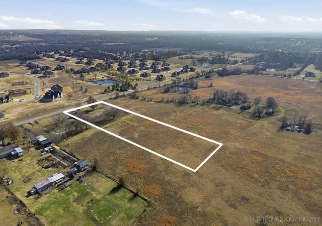 3rd image of 10828 N Memorial Dr, Owasso, OK 74055 | MLS# 2549756