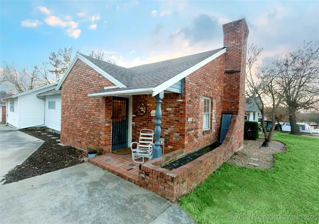 1st image of 520 E Peoria Ave, Mc Alester, OK 74501 | MLS# 2550203