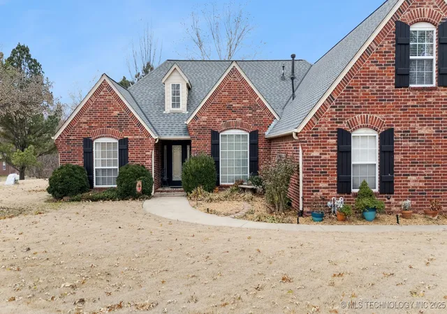 2nd image of 9910 E Shadowlake Ln, Claremore, OK 74017 | MLS# 2550257