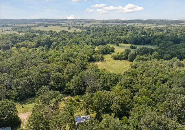 Homes for sale in Henryetta, OK | 11 Fox Run Run, Henryetta, OK 74437 | MLS# 2550299