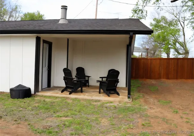 2nd image of 907 S Mckinley, Calera, OK 74730 | MLS# 2550300