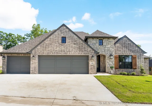 1st image of 1604 Pinecrest Dr, Claremore, OK 74017 | MLS# 2550429