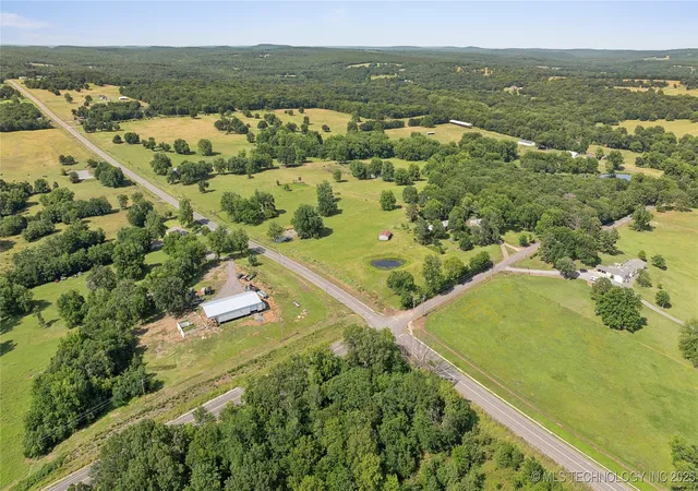 Homes for sale in Fort Gibson, OK | 1904 N County Line Rd E, Fort Gibson, OK 74434 | MLS# 2550463