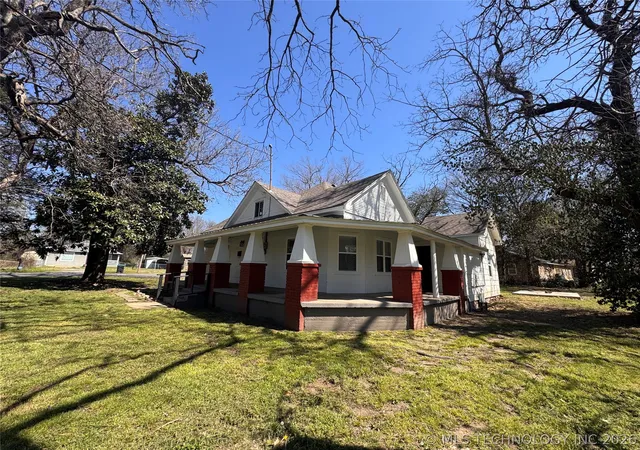 Homes for sale in Tahlequah, OK | 1020 N Vinita Ave, Tahlequah, OK 74464 | MLS# 2550336