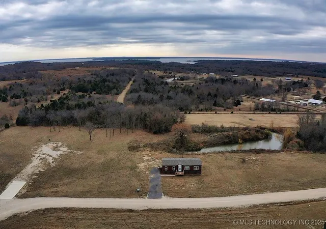 Homes for sale in Madill, OK | 6547 Gentle Wake Way, Madill, OK 73439 | MLS# 2550468