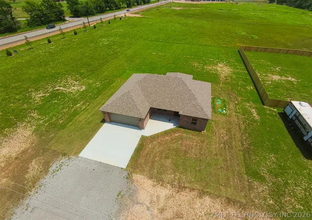 2nd image of 18020 Vaughn Rd, Hulbert, OK 74441 | MLS# 2550620