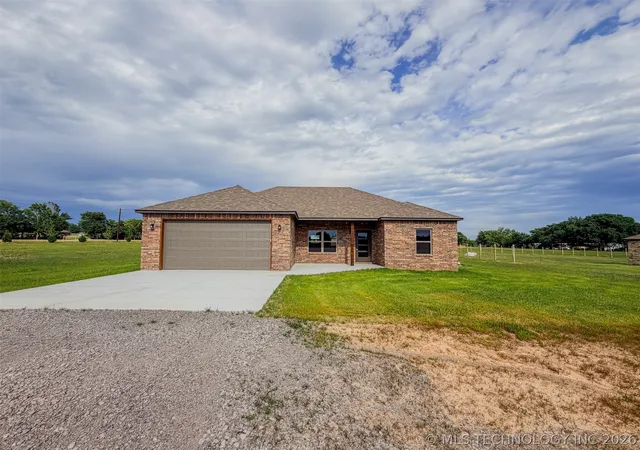 3rd image of 18020 Vaughn Rd, Hulbert, OK 74441 | MLS# 2550620