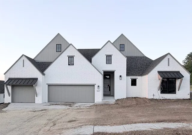Photo 1 of Single family home for sale at 1607 Pinecrest Dr, Claremore, OK 74017 | MLS# 2550826 | Listing updated on 2026-09-17