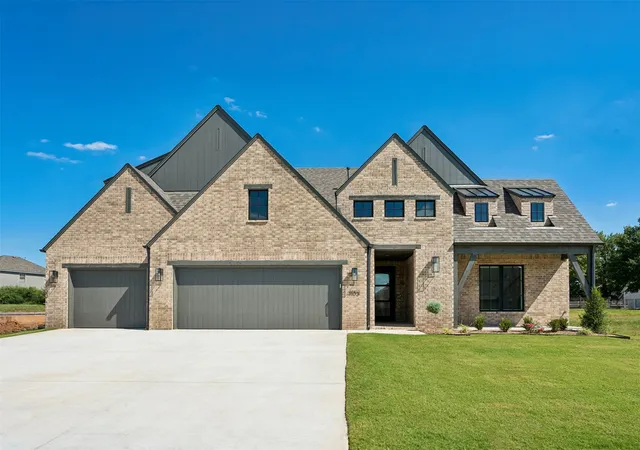 Photo 1 of Single family home for sale at 4103 S Dogwood Pl, Broken Arrow, OK 74011 | MLS# 2550834 | Listing updated on 2026-09-18