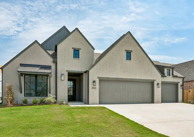 Photo 3 of Single family home for sale at 3921 S Elder Blvd, Broken Arrow, OK 74011 | MLS# 2550837 | Listing updated on 2026-09-01
