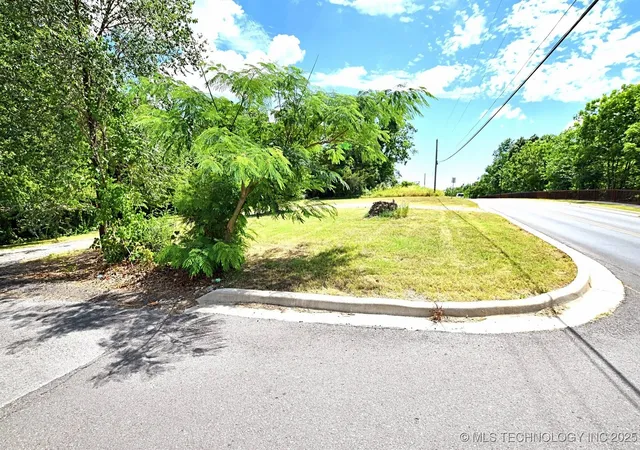 Photo 9 of Land for sale at 403 S Bluff Ave, Tahlequah, OK 74464 | MLS# 2550845 | Listing updated on 2025-12-23
