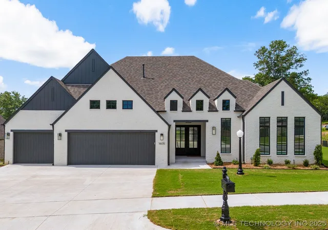 1st image of 1605 Pinecrest Dr, Claremore, OK 74017 | MLS# 2550919