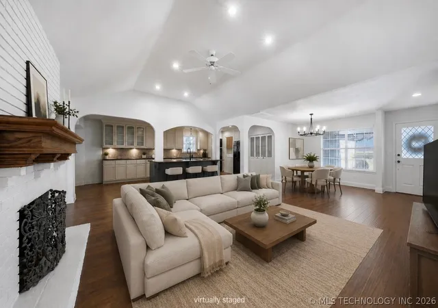 Photo 2 of Sale Pending at 11618 S 74th East Ave, Bixby, OK 74008 | MLS# 2550932 | Listing updated on 2026-08-20