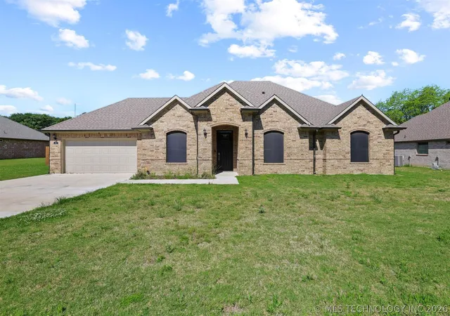 Homes for sale in Durant, OK | 98 Rancho Sol St, Durant, OK 74701 | MLS# 2550797