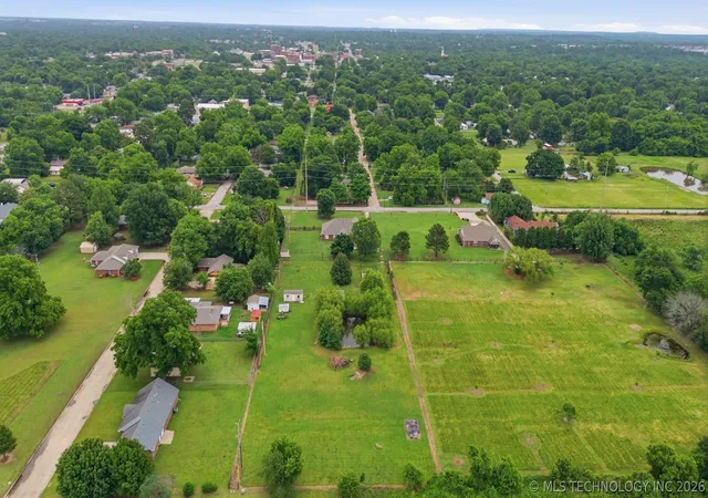 39th image of 120 S Madison Ave, Okmulgee, OK 74447 | MLS# 2600084