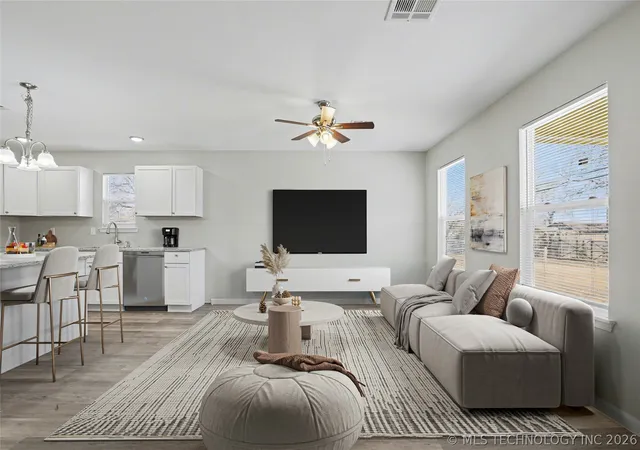 Listing Photo 5 - Condo for sale in building located at 1025 N Quincy Ave, Tulsa, OK 74106