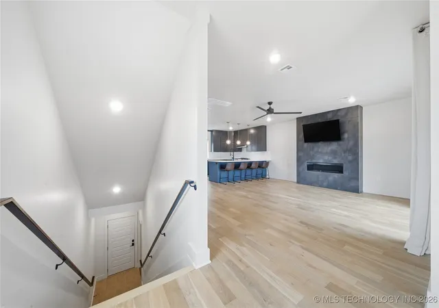 Listing Photo 5 - Condo for sale in building located at 3767 S Riverside Dr E, Tulsa, OK 74105 - Unit #3767