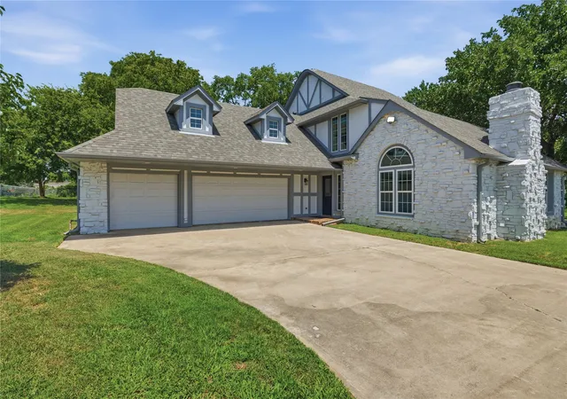 Photo 2 of Single family home for sale at 2850 Park St, Claremore, OK 74017 | MLS# 2600312 | Listing updated on 2026-08-27