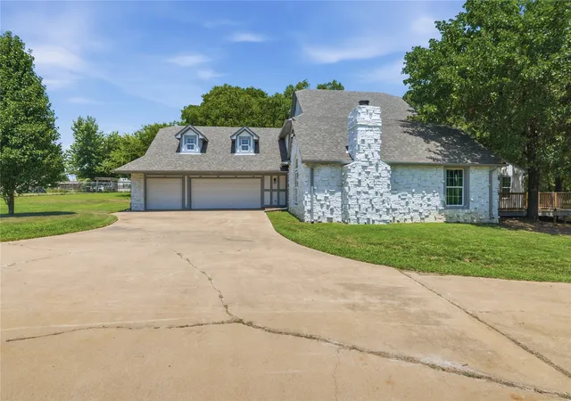 Photo 3 of Single family home for sale at 2850 Park St, Claremore, OK 74017 | MLS# 2600312 | Listing updated on 2026-08-27