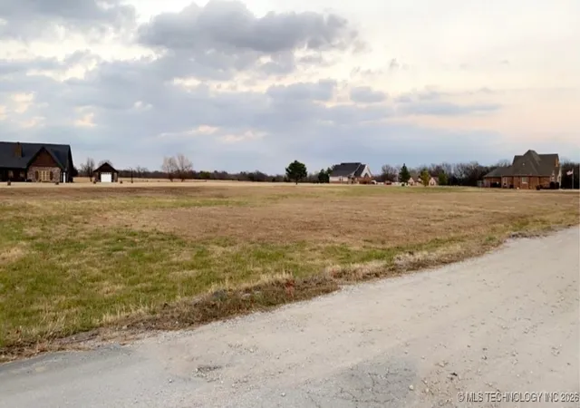 Homes for sale in Morris, OK | 10 Red Bud Ln, Morris, OK 74445 | MLS# 2600372