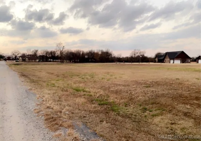 Homes for sale in Morris, OK | 10 Red Bud Ln, Morris, OK 74445 | MLS# 2600372