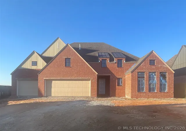 Homes for sale in Broken Arrow, OK | 2707 W Van Buren Ct, Broken Arrow, OK 74011 | MLS# 2600845