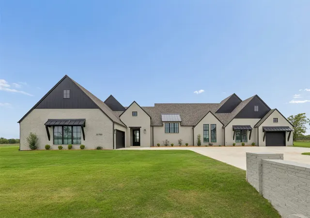 Photo 1 of Single family home for sale at 31750 E Two Socks Dr, Broken Arrow, OK 74014 | MLS# 2600866 | Listing updated on 2026-10-07