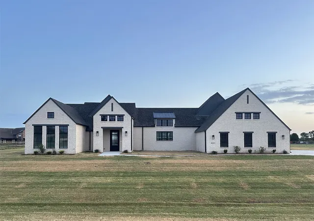 Photo 1 of Sale Pending at 8221 E 111th Street, Owasso, OK 74055 | MLS# 2600905 | Listing updated on 2026-09-22