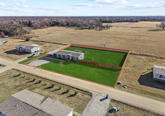 Homes for sale in Calera, OK | 304 Cale Ln, Calera, OK 74730 | MLS# 2600755